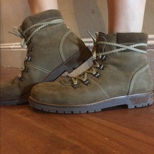 Casual city “hiking” boots
